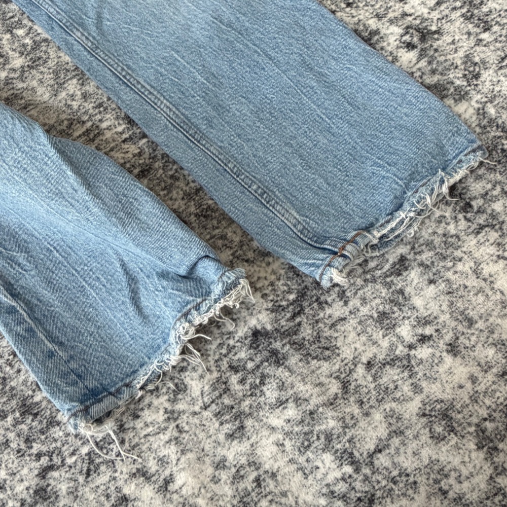 Abercrombie & Fitch The 90s Straight Jeans Women 28/6s Light Wash Distressed - Picture 2 of 12